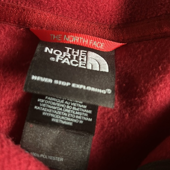 The North Face 1/4 zip sweater. Size XXL - Picture 2 of 3